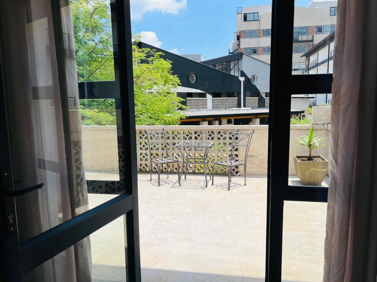 City Living Apartment 119 - Washer, 4K Tv, Fast Wifi, & Sunny Balcony Johannesburg Eksteriør bilde